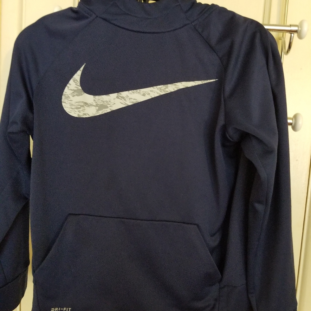 Kids Nike hoodie sz L